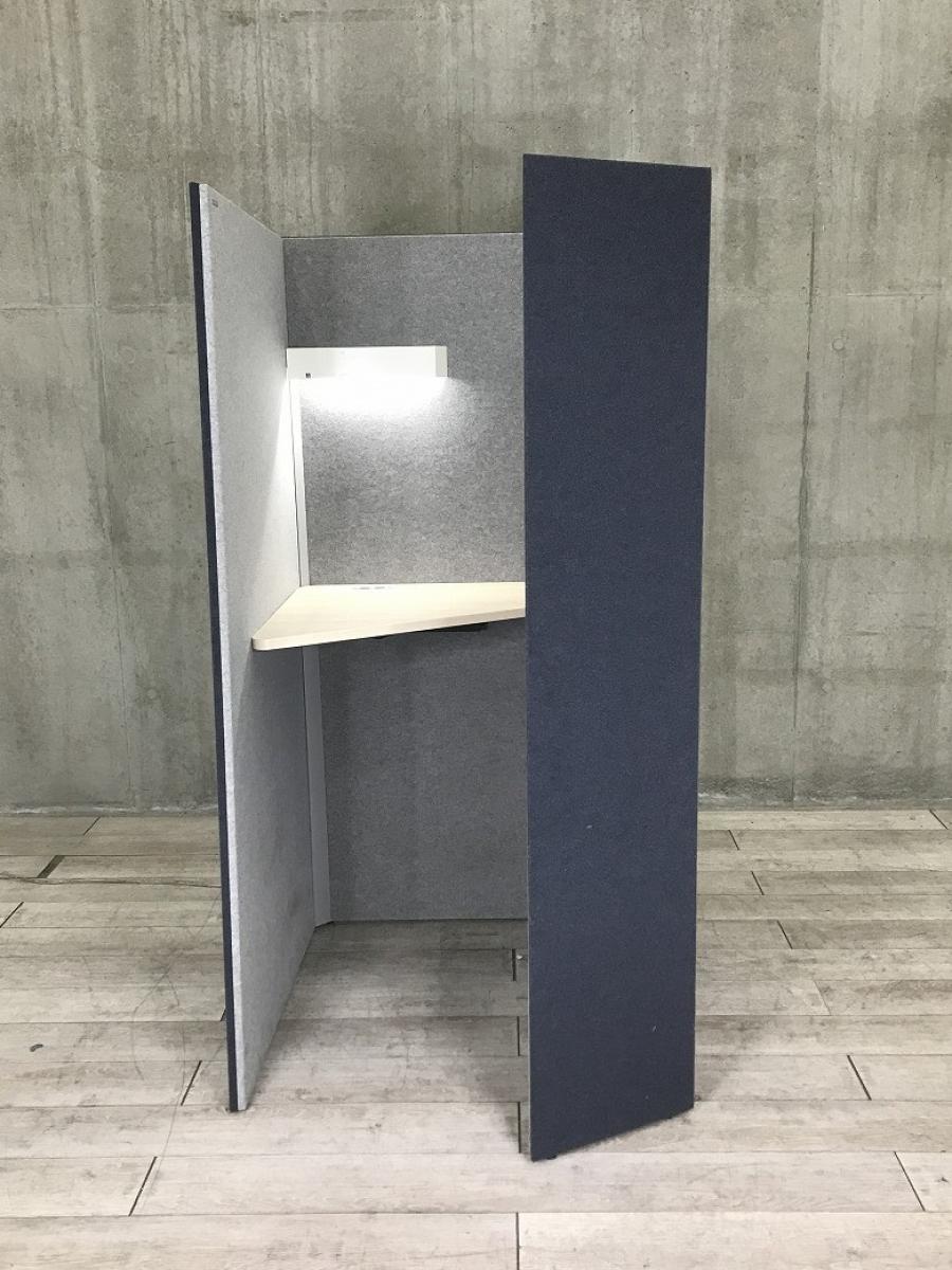 【左開口】【ワーカーの集中を高める省スペースなワークブース！ハイテーブルタイプ！】■オカムラ（okamura）製　ドレープシリーズ（drape） 　テトラタイプ　1人用ブース 　ソロワークブース（W1000/D1200/H1920）　■ハイテーブル　H1000㎜　■色： ブルー（内側ライトグレー）　■ライトつき【ABW商材】【関東倉庫在庫品】【弊社使用欄：A01048530】
                        ドレープ
                                    中古
            