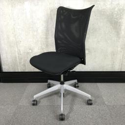 【関西倉庫在庫】 デザインと機能をともに充実させた欲張りなチェア！　イトーキ(ITOKI)製　プラオアルファチェア(PRAOα)　肘無ハイバック　背面メッシュ　■ブラック【弊社使用欄：A01037345】