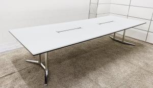 【木目調のミーティングテーブルが入荷！】◆オカムラ　ラティオⅡ　/8176　会議テーブル《オフィスバスターズ福岡博多店は、福岡を拠点として、日本全国へ中古オフィス用品・オフィス家具を提供しております》