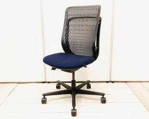 【在庫入替セール品】3Dメッシュ構造が体にフィット＆通気性◎！シックに、クールに、カジュアルに。デザイン性と機能性を両立した人気オフィスチェア！
■内田洋行/AJ2（エージェイ2）/背面ブラック・座面ブルー