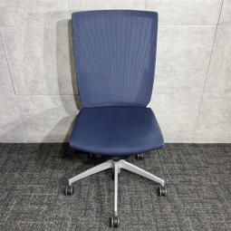 【シャープなデザインが魅力！通気性がよく長時間でも快適な高級チェア！】 ■イトーキ (ITOKI))　ヴェント (Ventoチェア　肘無　ハイバック　背面メッシュ　《オフィスバスターズ福岡博多店は、福岡を拠点として、日本全国へ中古オフィス用品・オフィス家具を提供しております》