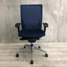 【通気性の良いメッシュ素材！シャープなデザインが魅力なイトーキ製チェアが特別価格！】 ■イトーキ (ITOKI))　ヴェント (Ventoチェア　肘付き　ハイバック　背面メッシュ　《オフィスバスターズ福岡博多店は、福岡を拠点として、日本全国へ中古オフィス用品・オフィス家具を提供しております》