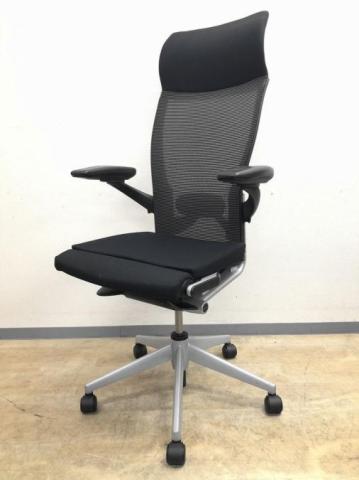 【さまざまな空間に適応する高級チェア!リクライニング機能で長時間の着座もしっかりサポート!】■ヘイワース(HAWORTH)製 X99シリーズ 肘付ハイバック セミナーチェア エグゼクティブチェア ■ブラック ■背面メッシュ ■可動肘 ■ランバーサポート付き ■ヘッドレスト付き