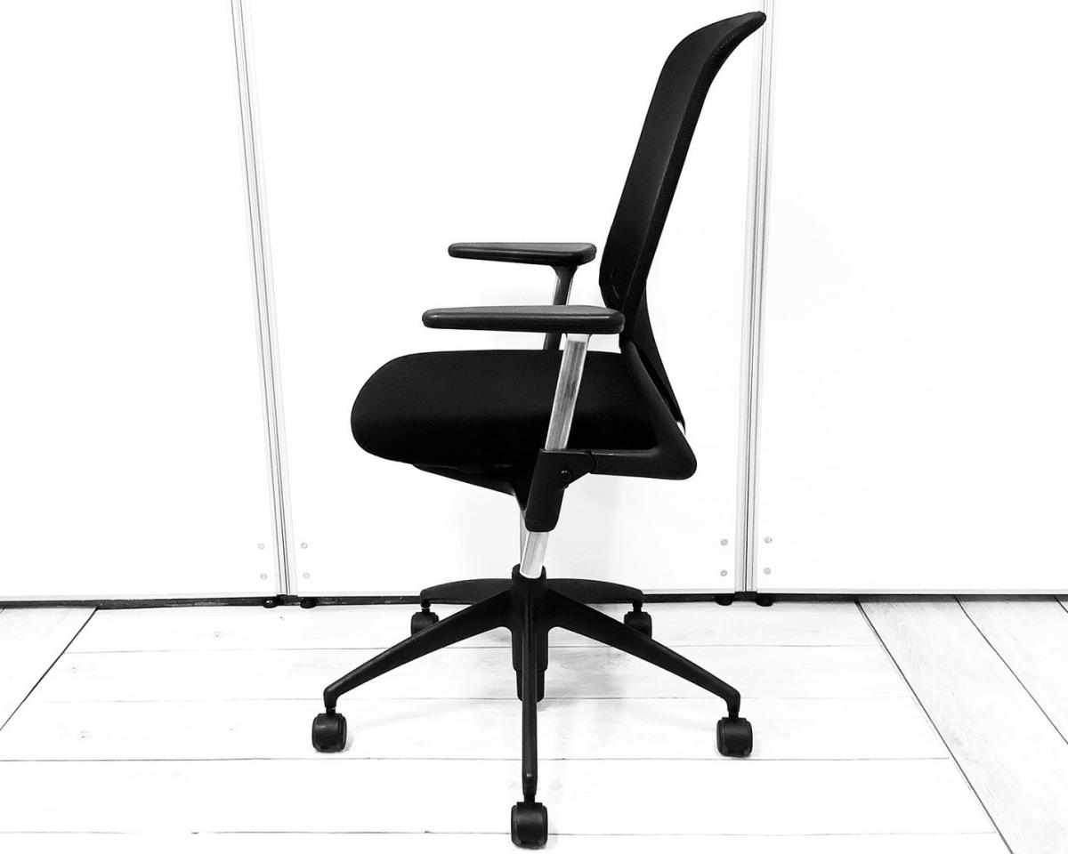 中古】メダ2チェア vitra/ヴィトラ 肘付ハイバックチェア 563160