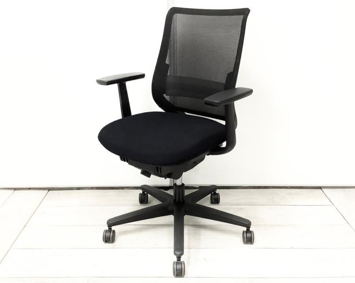 数がそろう！【ブラックメッシュチェアが入荷しました！】/オススメ(おすすめ) /人気商品【弊社使用欄：A01029991】■ブラック　メッシュ　 肘付き（固定肘）　スタンダードバック/コクヨ/ミトラ
                        ミトラシリーズ
                                    中古
            