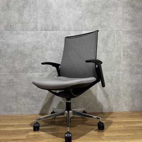 【中古】モード  オカムラ（okamura） 肘付ミドルバックチェア