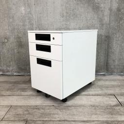 【定価約9万円】【書類整理に便利！平机の相棒！】■プラス（PLUS）製　フラットラインシリーズ　デスクインワゴン　3段ワゴン　H605mm　■ホワイト　■シリンダー錠 【弊社使用欄：A01046737】