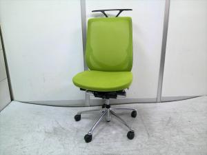 【人間工学に基づいた快適な座り心地！体の動きを自然にサポート！】 ■オカムラ（okamura）製　ゼファーチェア (Zephyr)　ハイバック　肘無し　■背面メッシュ　ハンガー付　■グリーン×ブラックシェル【倉庫在庫品】【TH】