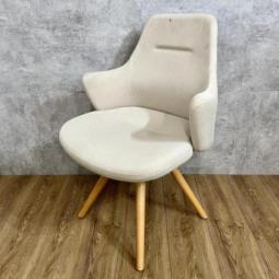 【西】～12月中旬入荷！～【オカムラ製】【ライブス】【アイボリー】【ミーティングチェア】【チェア】【椅子】【イス】【事務椅子】【デスク】【机】【書庫】【書棚】【棚】【ラック】【収納】【格安】【安い】【メーカー】【レイアウト変更】【模様替え】