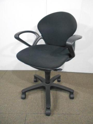 【中古】プレーゴチェア  イトーキ（ITOKI） 肘付ローバックチェア