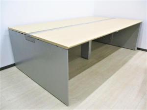 【★2～6名利用想定★少人数から多人数にも！人気のフリーアドレスデスクをお得にご案内！】オカムラ製　フリーウェイ　ナチュラル　《オフィスバスターズ福岡博多店は、福岡を拠点として、日本全国へ中古オフィス用品・オフィス家具を提供しております》