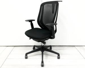 前傾チルト搭載のオカムラ・シルフィ入荷!高機能メッシュチェアの中でも特に人気のモデルで、長時間作業でも快適。可動肘・ハイバック仕様のブラックタイプでオフィス環境の質を高めたい方におすすめです/オススメ(おすすめ) /人気商品【弊社使用欄:】■オカムラ/シルフィ