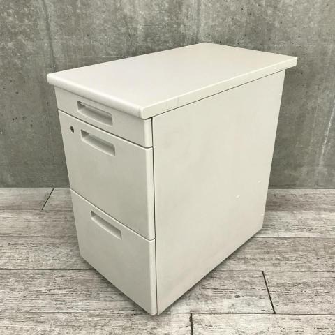 【中古】BS+  コクヨ（KOKUYO） 脇机3段