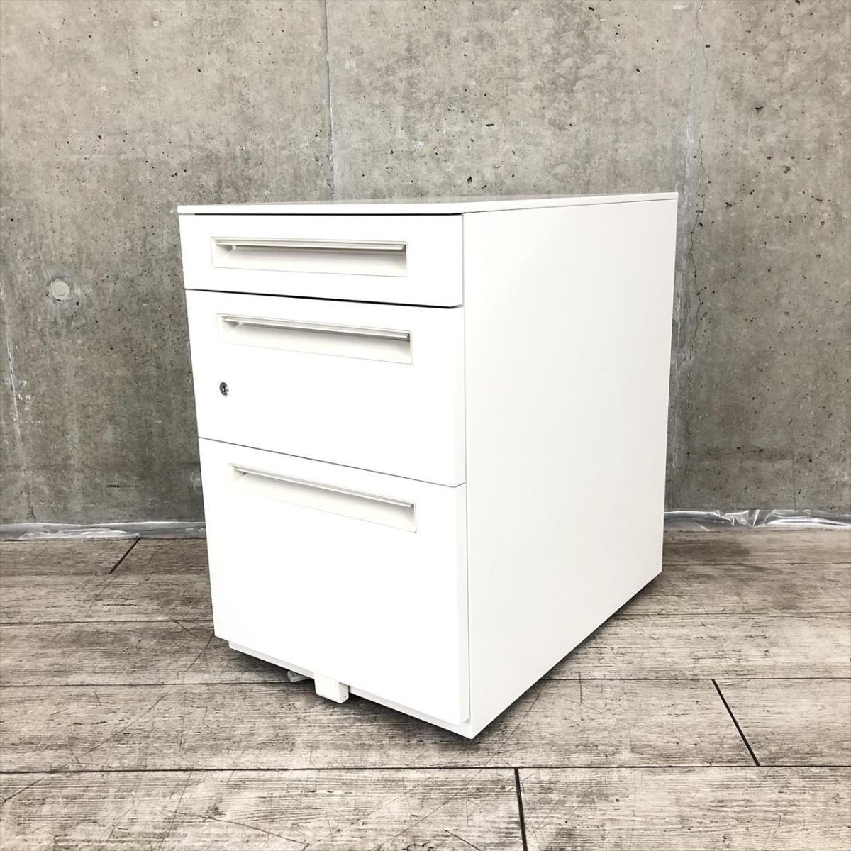 【デスク下の収納・書類管理に！ベーシックなデスクインワゴン！】■ウチダ（UCHIDA）　スカエナ（SCAENA）　デスクインワゴン　3段ワゴン　H610㎜　■シリンダー錠　■ホワイト
                        スカエナワゴン
                                    中古
            