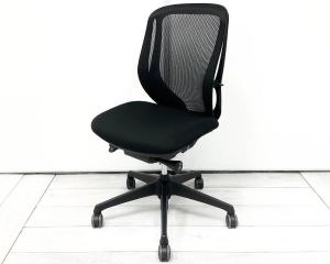 オカムラの大人気ワークチェア“シルフィー”のアームレストなしモデルが入荷！ブラックボディのスタイリッシュなデザインで、省スペースでも使いやすく快適。オフィスにも在宅にもおすすめの高機能チェアです/オススメ(おすすめ) /人気商品【弊社使用欄：----】■オカムラ/シルフィ