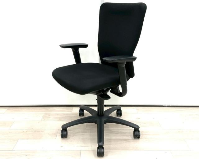 【中古】カロッツァチェア  オカムラ（okamura） 肘付ハイバックチェア