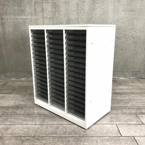 希少/書類整理/おすすめ オカムラ(okamura)製 レクトラインシリーズ クリスタルトレイ ローキャビネット W800×H920㎜ ■3列×浅型17段 ■天板・ベース付 ■ホワイト