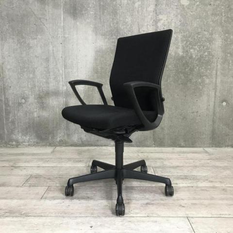 【中古】エスクード C445ZR FFW1 オカムラ（okamura） 肘付ハイバックチェア