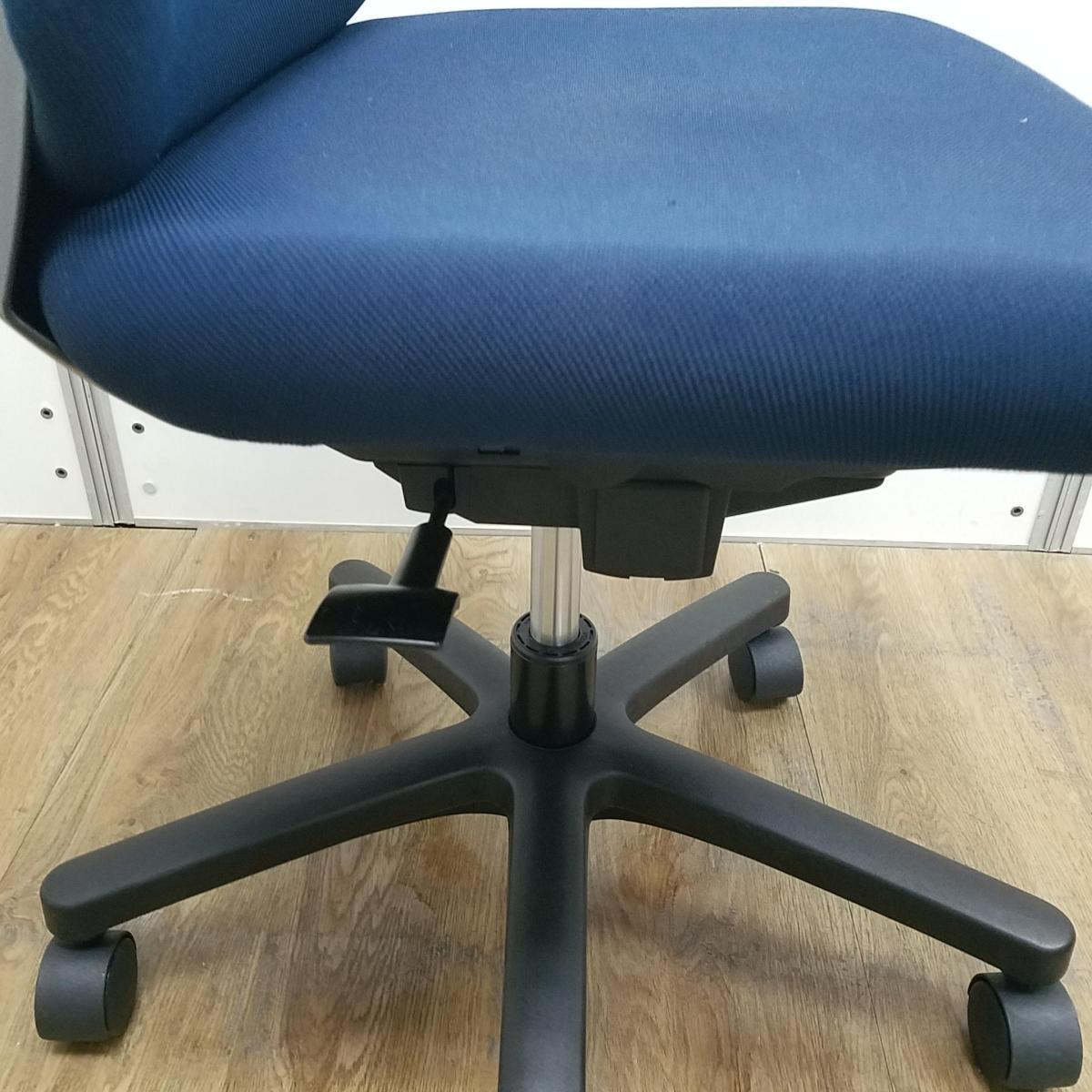 中古】トルテR イトーキ/ITOKI 肘無ローバックチェア 563734 - 中古