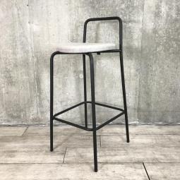 【リフレッシュスペースにフィット！フレームで魅せるシンプルデザイン！】■コクヨ（KOKUYO）　デイズオフィス（DAYS OFFICE）ハングライク（hang like）　ハイチェア　カウンターチェア　SH：740mm　■座面クロス　色：グレー【弊社使用欄：A01048239】