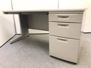 【7台入荷】珍しい幅広タイプの片袖机です■片袖机【W1400mmサイズ】　■イトーキ（ITOKI）　■CZシリーズ 【在庫入替品】