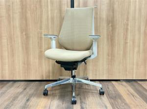 【スタイリッシュなデザインに心地よい座り心地！】■コクヨ　デュオラチェア　可動肘付　ソフトベージュ　　■様々な姿勢に柔軟にフィットする高機能ワーキングチェア！【KOKUYO　Duora】 ★