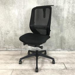 【前傾チルト機能付き】【オカムラ製品で最も人気を集める高機能メッシュチェア！】■オカムラ(okamura)製　シルフィ(Sylphy)チェア　肘無し　ハイバック　背面メッシュ　■ランバーサポート・ハンガー付き　■ブラック【弊社使用欄：A01042681】