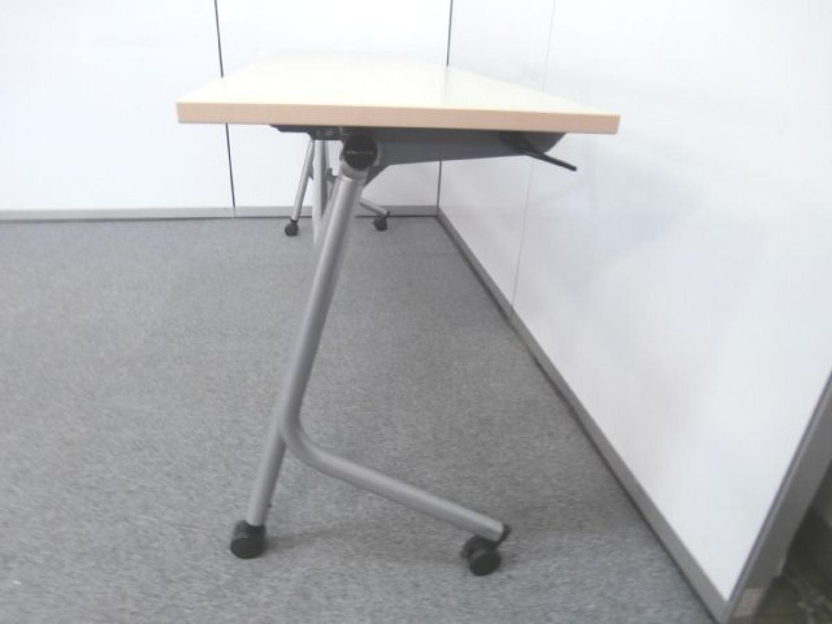1860 1800×600　スタックテーブル オカムラ 　ネスティア　在庫4台あり 81F1AB-MG99 オカムラ 平行スタックテーブル 幅1800×奥行600mm 棚板