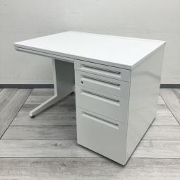 【幅1000㎜タイプのコンパクト事務机!袖引き出しが4段!】 ■オカムラ(okamura)製 アドバンスシリーズ(ADVANCE) 片袖机 W1000×D700×H720㎜ ■ネオホワイト ■シリンダー錠