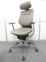 【イスとひとつになれる新感覚！】■コクヨ　イングチェア　肘付　ヘッドレスト付　背クッションタイプ　■無重力のような新感覚の座り心地！【KOKUYO　ing】【ABW】