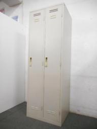【在庫入替セール】【1台限定】【コンパクトサイズの2人用ロッカー！しっかり収納＆シリンダー錠でセキュリティ面も安心！】■ライオン（LION）　2人用更衣ロッカー　■シリンダー錠　■グレー　オフィスバスターズ東大阪店　【K12】