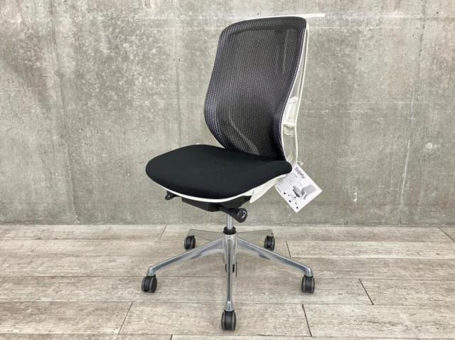 【中古】シルフィーメッシュ  オカムラ（okamura） 肘無ハイバックチェア