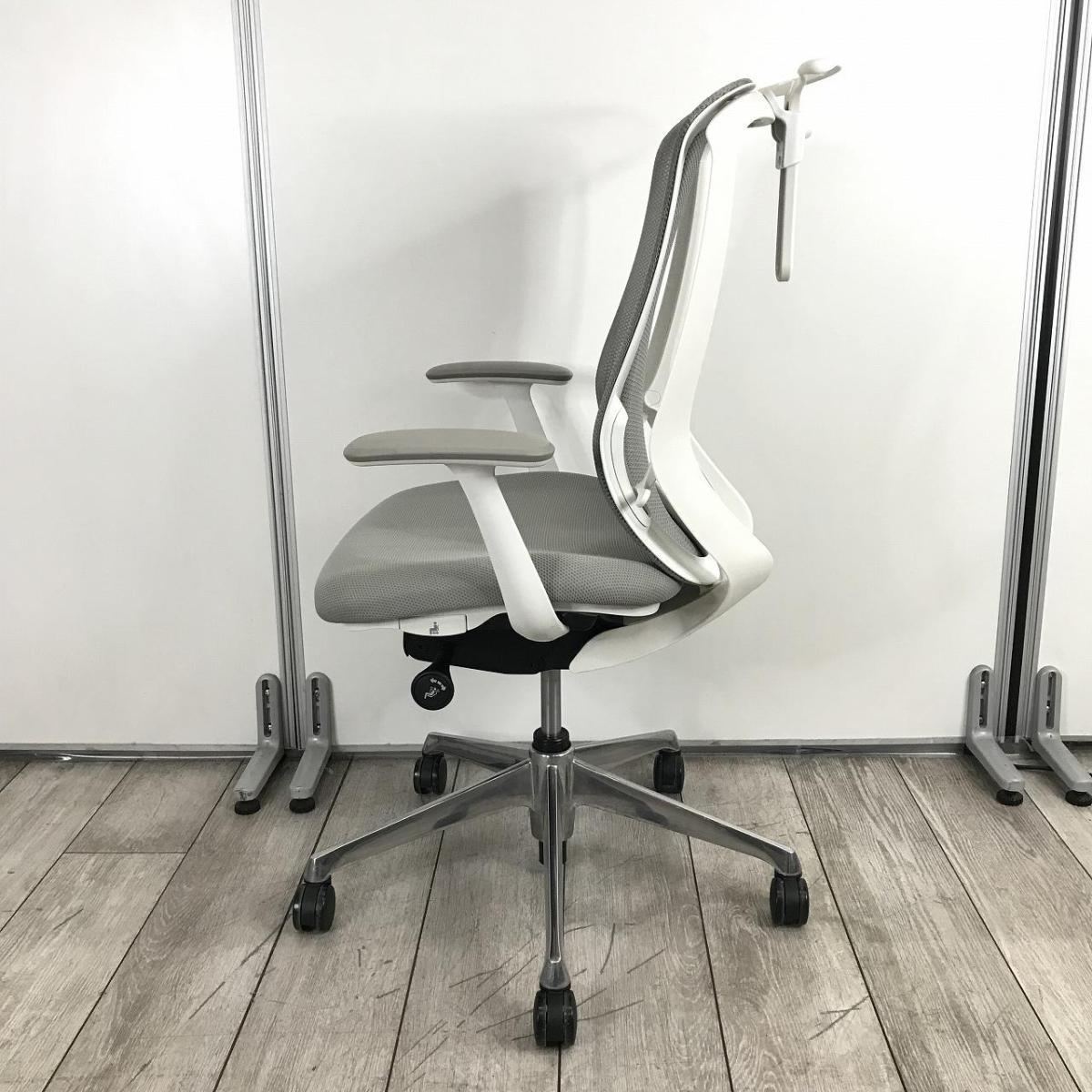 中古】シルフィーメッシュ C646BW FMR3 オカムラ/okamura 肘付