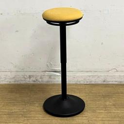 【「座る」と「立つ」のいいとこ取り！】　H565～815mm　カウンターチェア　昇降タイプ　ハイチェア【半立位姿勢で体幹も強化！】
■オカムラ/pirouetto（ピルエット）/イエロー　スイング脚スツール