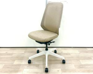 ■ITOKI/イトーキ　■ノートチェア(nort)　■サンドイエロー×ホワイトシェル　■肘無し　■ハイバック　■背面/メッシュ　■ハンガー付　■オススメ/人気/定番商品　【弊社使用欄：A01041736 K】【ID】