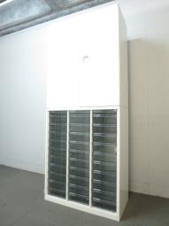 【両開きタイプで一見確認+最上段のみ浅型のクリスタルトレーのコンビ書庫!】■オカムラ製 レクトライン 上下書庫セット(上:両開き 下:クリスタルトレー)ホワイト 《オフィスバスターズ福岡博多店は、福岡を拠点として、日本全国へ中古オフィス用品・オフィス家具を提供しております》