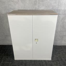 【博】【希少な天板付き！収納はもちろん仕切りやディスプレイにも活用できます！】◆オカムラ　レクトラインシリーズ　ローキャビネット　ホワイト　《オフィスバスターズ福岡博多店は、福岡を拠点として、日本全国へ中古オフィス用品・オフィス家具を提供しております》※サテライトは商談スペースのみの為、在庫は福岡の在庫を掲載しております。商品につきましてはお電話にてお問い合わせください