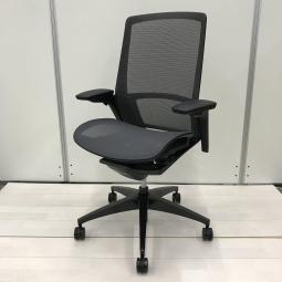 【デザインと機能性を追求したオカムラの技術の結晶！自然な姿勢で作業・リラックス可能！】■オカムラ製　フィノラ（Finora）　肘付きハイバックチェア　背・座面メッシュ　■可動肘　■ブラック【OKT23】【関東倉庫在庫品】【弊社使用欄：】