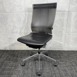 【座面レザーのレアチェア☆肘なしでコンパクトに使用したい方向け!】■イトーキ(ITOKI)製 スピーナ(エストラマー) ハイバック 肘無 ブラック 《オフィスバスターズ福岡博多店は、福岡を拠点として、日本全国へ中古オフィス用品・オフィス家具を提供しております》