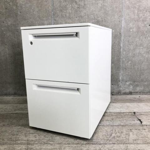 【12台入荷】トップメーカーの大容量ワゴン入荷致しました！オカムラ　2段ワゴン　アドバンス　ホワイト　収納　シリンダー錠　A4を立てて収納可能 外部倉庫在庫