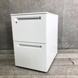 【12台入荷】トップメーカーの大容量ワゴン入荷致しました！オカムラ　2段ワゴン　アドバンス　ホワイト　収納　シリンダー錠　A4を立てて収納可能 外部倉庫在庫