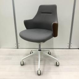 【カジュアルだけど機能的！】【働きやすく、居心地の良いオフィスへ】オカムラの新シリーズ！■Lives（ライブス）　ミーティングチェア　ワークチェア　■ローバックタイプ　■テラコッタ　ライトグレー【OKT33】【関東倉庫在庫品】【弊社使用欄：】