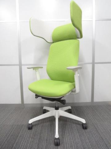 【集中作業にもオススメのワークヴェール付!】■オカムラ シルフィーチェア 可動肘付 ライムグリーン ヘッドレスト付 エクストラハイバック ■背のカーブを変えられる!新感覚のオフィスシーティング!【Okamrua Sylphy】★