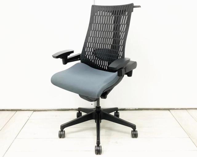 【中古】アクト メッシュ 樹脂  イトーキ（ITOKI） 肘付ハイバックチェア