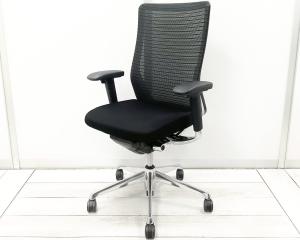 【どんな空間にも調和するデザインと最上級の操作性!背面メッシュで通気性抜群!】■オカムラ(okamura)製 コーラル (Choral) 肘付ハイバック ■メッシュ背面 可動肘 ■ランバーサポート付 ■ブラック