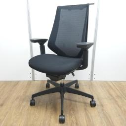 コクヨ製　デュオラ　ブラック　ブラックフレーム　ハイバック　背面メッシュ　可動肘　樹脂脚　様々な体系や姿勢にも柔軟にフィット！　座り心地抜群のチェア入荷！　肘付きハイバックチェア！！
