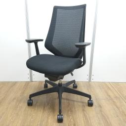 コクヨ製　デュオラ　ブラック　ブラックフレーム　ハイバック　背面メッシュ　固定肘　樹脂脚　様々な体系や姿勢にも柔軟にフィット！　座り心地抜群のチェア入荷！　肘付きハイバックチェア！！