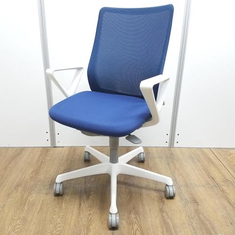【中古】フルーエントチェア  オカムラ（okamura） 肘付ローバックチェア