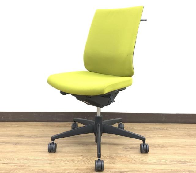 コクヨ ウィザード2(Wizard2)チェア ライトオリーブ×ブラックフレーム 肘無しハイバック コートハンガー付き