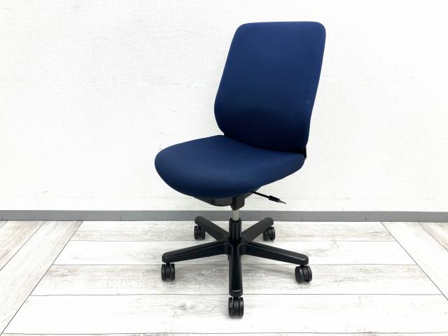 【中古】トルテチェア KZ-130GB-T1N4 イトーキ（ITOKI） 肘無ローバックチェア